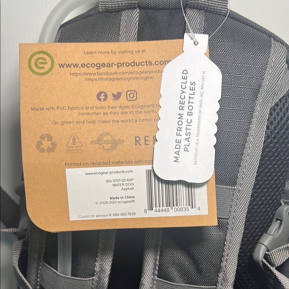 Gray Hydration Back Pack‎ -Ecogear (Water Dog) - Picture 3 of 7